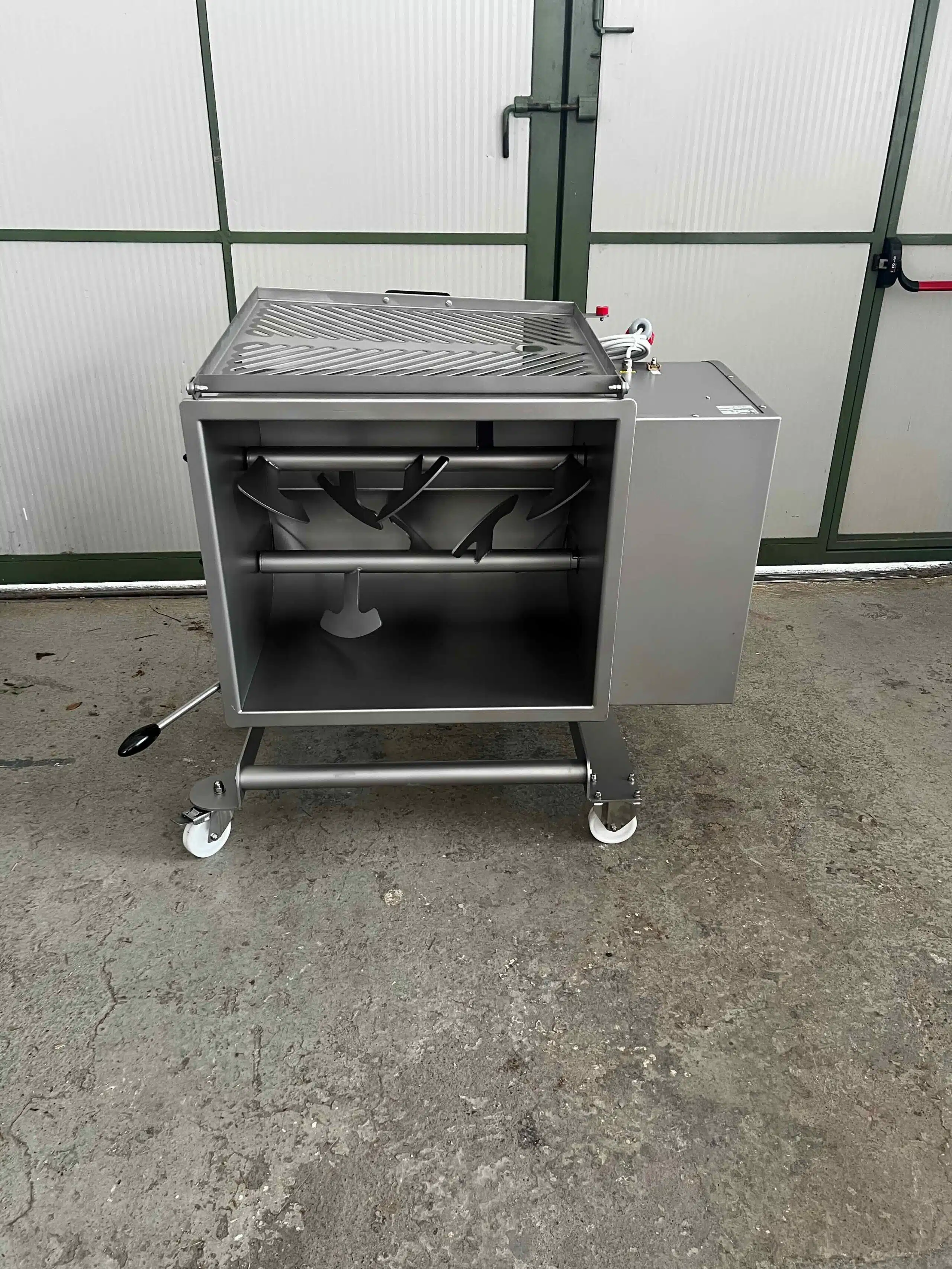 impastatrice per carne- La felsinea Me 120 ba evo - vista con vasca ribaltata