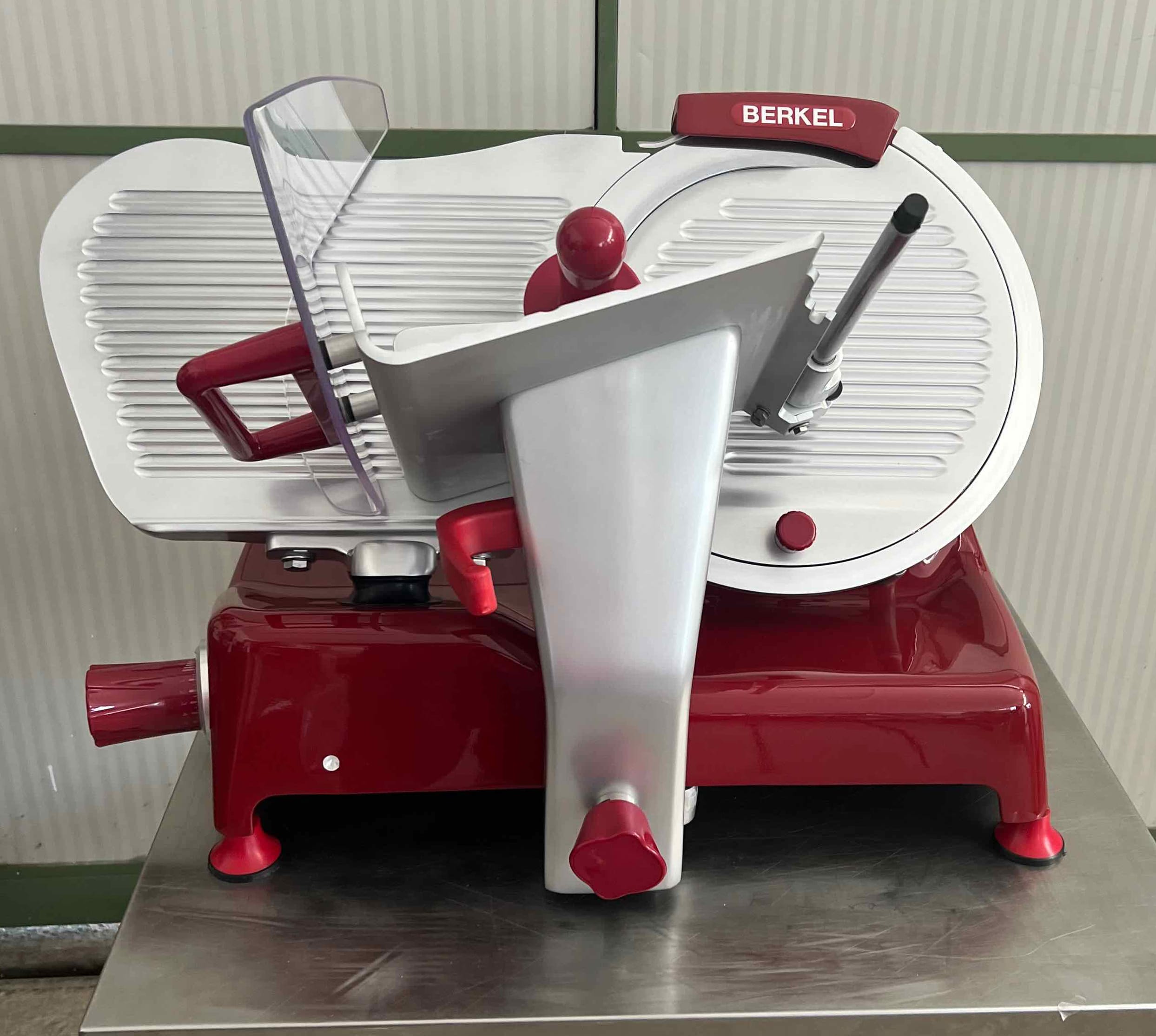 affettatrice-berkel-domina-gravità-350-rossa-vista lato-dx