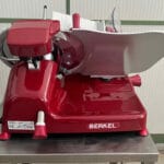 affettatrice-berkel-domina-gravità-350-rossa-vista lato sx