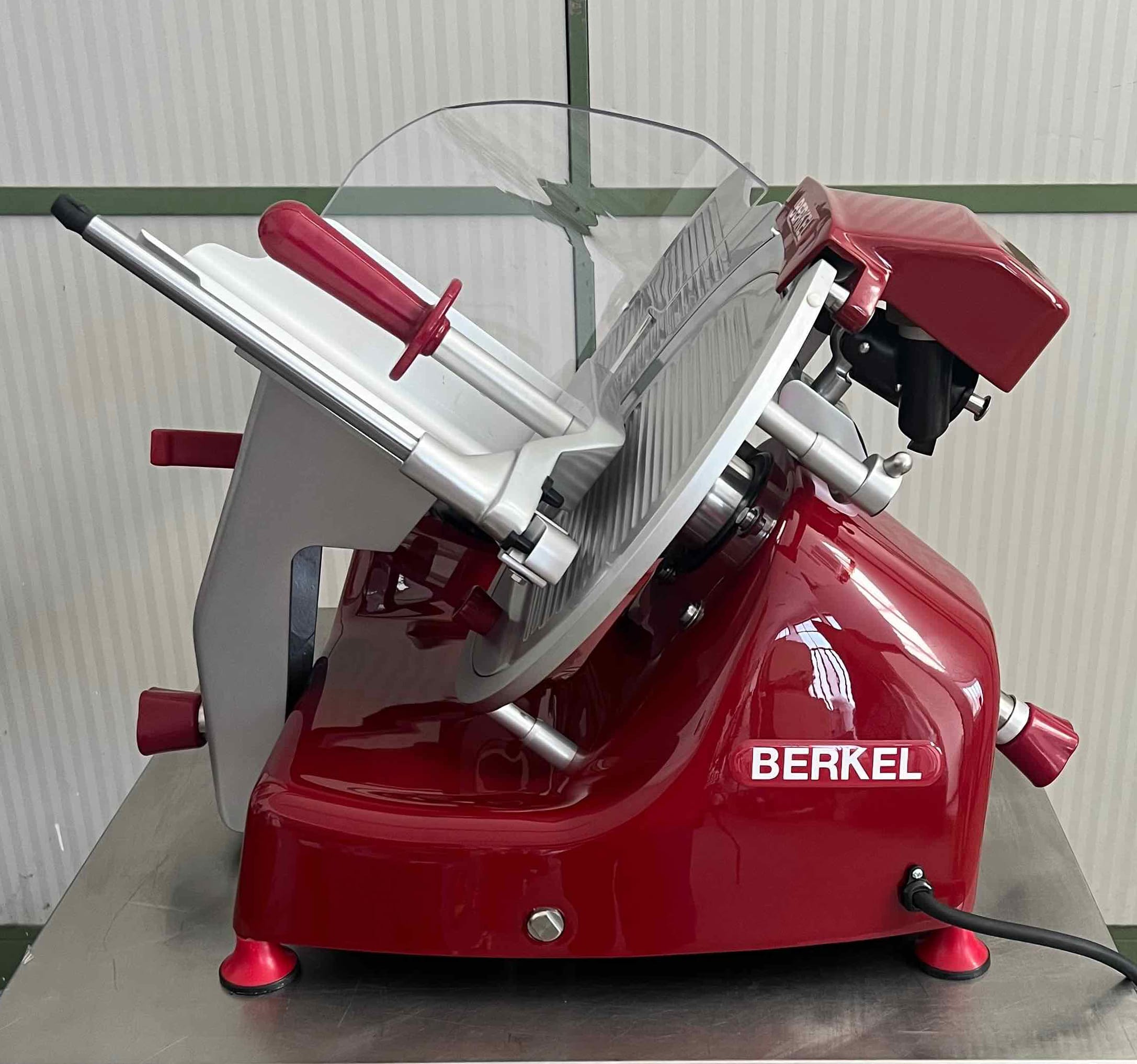 affettatrice-berkel-domina-gravità-350-rossa-vista-posteriore