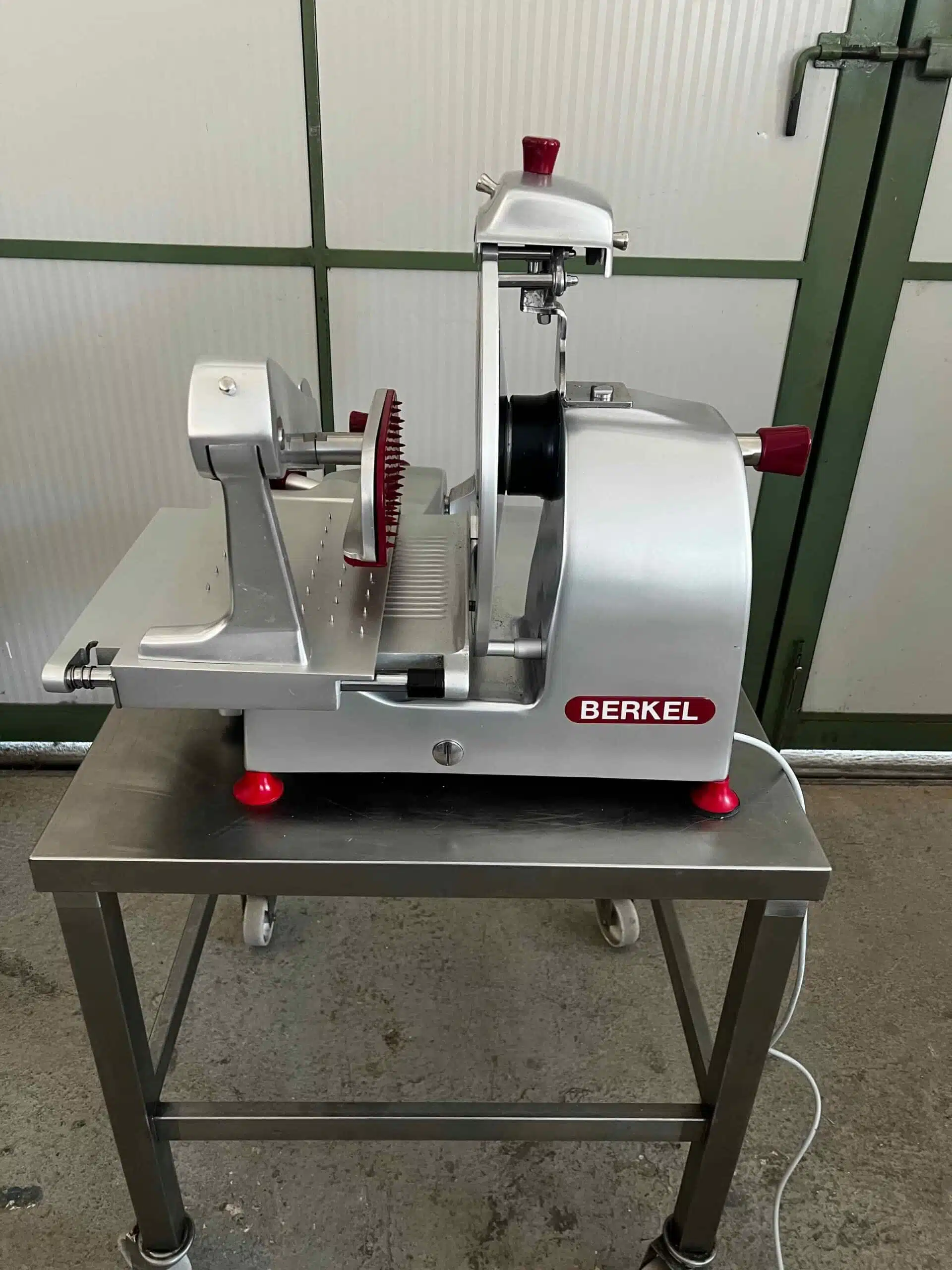 affettatrice- Berkel Essentia Bes 350 usata- vista posteriore